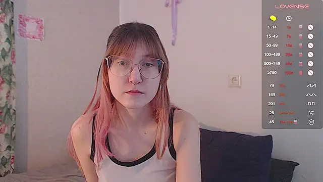 Snapshot of ohmycheryl chatting on October 14, 7:11 am ohmycheryl online show from October 14, 7:11 am