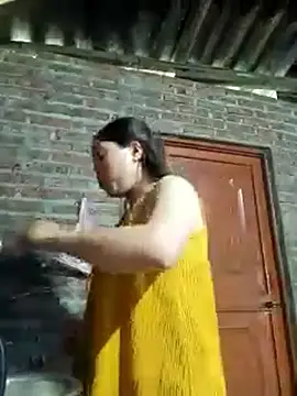 Snapshot of siki-00 chatting on October 14, 12:02 am siki-00 online show from October 14, 12:02 am