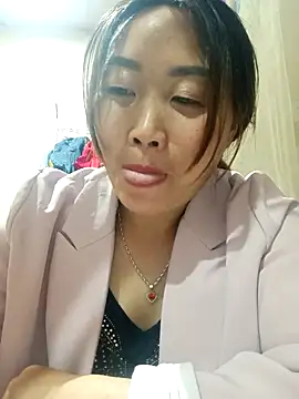 Snapshot of siki-00 chatting on October 3, 9:25 am siki-00 online show from October 3, 9:25 am