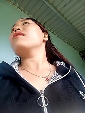 Snapshot of siki-00 chatting on October 16, 4:15 am siki-00 online show from October 16, 4:15 am