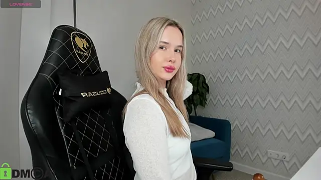 Nicoletta Cooper online show from September 12, 8:23 am