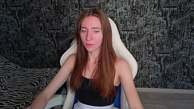 MiaLinder online show from October 4, 11:49 am