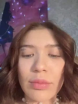 Snapshot of milkiiis chatting on October 18, 2:58 am milkiiis online show from October 18, 2:58 am