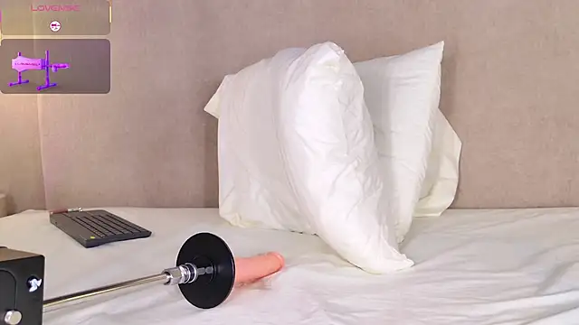 Snapshot of Bunnywetxxx chatting on September 25, 5:28 am Bunnywetxxx online show from September 25, 5:28 am