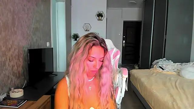 Anya Belle online show from October 4, 7:25 am