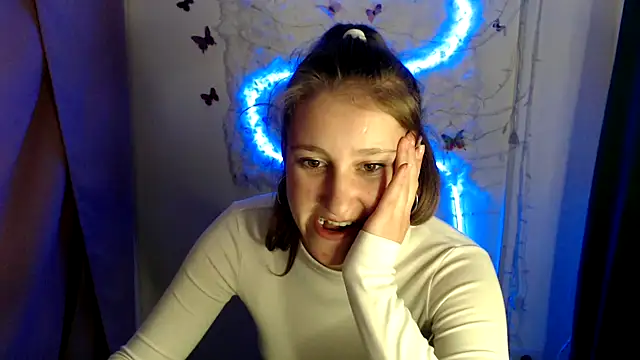 Snapshot of Milka_kamila chatting on September 25, 4:39 pm Milka kamila online show from September 25, 4:39 pm