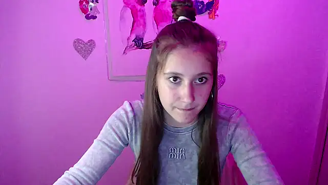 Snapshot of Milka_kamila chatting on September 24, 4:28 pm Milka kamila online show from September 24, 4:28 pm