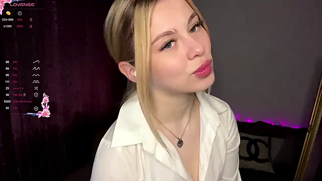 Lil Elisa online show from October 1, 11:59 am