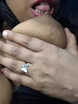 Snapshot of aliyaa9900 chatting on October 15, 8:11 pm aliyaa9900 online show from October 15, 8:11 pm