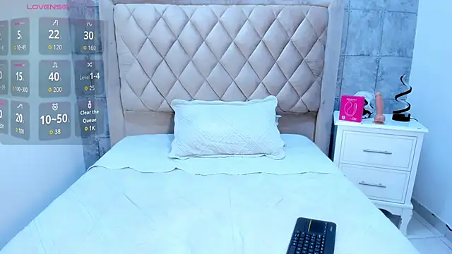 Snapshot of BetanyMiller chatting on October 5, 5:45 am BetanyMiller online show from October 5, 5:45 am