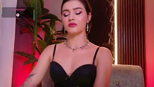 Snapshot of La_Diabla_111_ chatting on October 6, 7:07 pm La Diabla 111  online show from October 6, 7:07 pm