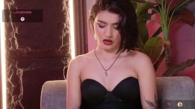 Snapshot of La_Diabla_111_ chatting on October 23, 8:04 pm La Diabla 111  online show from October 23, 8:04 pm