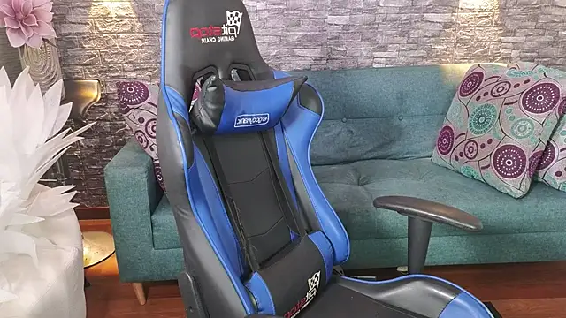 Snapshot of imrockstar chatting on October 17, 7:28 pm imrockstar online show from October 17, 7:28 pm