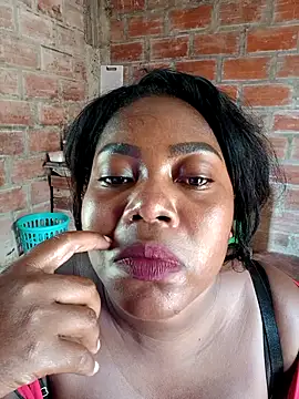 Snapshot of nini-will chatting on October 3, 6:13 pm nini-will online show from October 3, 6:13 pm