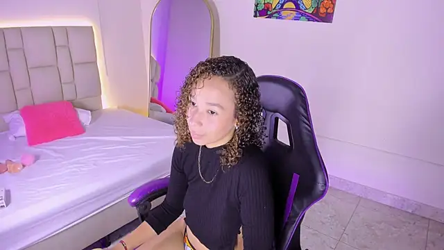 Snapshot of JennyLawrence chatting on October 14, 8:00 pm JennyLawrence online show from October 14, 8:00 pm