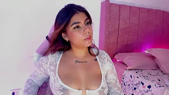 AliceThundeer online show from September 18, 4:11 am