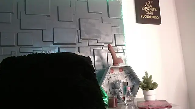 Snapshot of Trinity_Knox chatting on September 30, 6:13 pm Trinity Knox online show from September 30, 6:13 pm