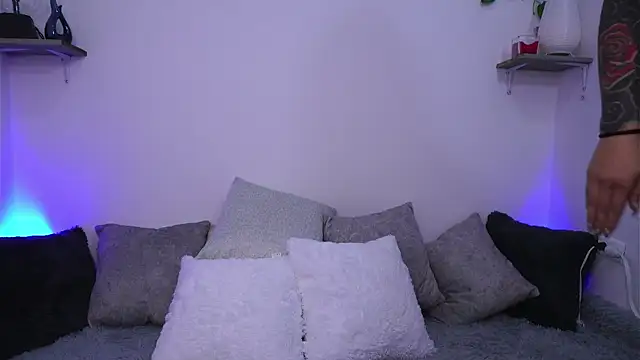 SophiieCumsx online show from September 19, 8:52 pm