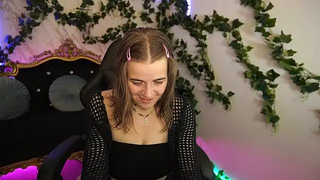 Snapshot of ShinyfromUa chatting on October 2, 7:41 pm ShinyfromUa online show from October 2, 7:41 pm