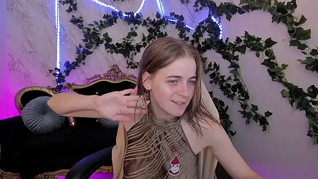 Snapshot of ShinyfromUa chatting on September 24, 7:24 pm ShinyfromUa online show from September 24, 7:24 pm