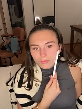 Snapshot of SophiiaStarr chatting on September 18, 7:23 pm SophiiaStarr online show from September 18, 7:23 pm