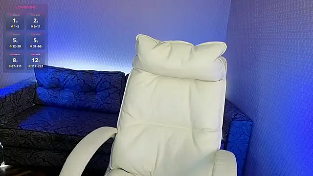 Snapshot of NikkiiStill chatting on September 26, 5:16 am NikkiiStill online show from September 26, 5:16 am