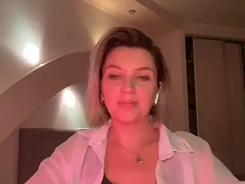 Fravelle online show from November 1, 5:39 pm