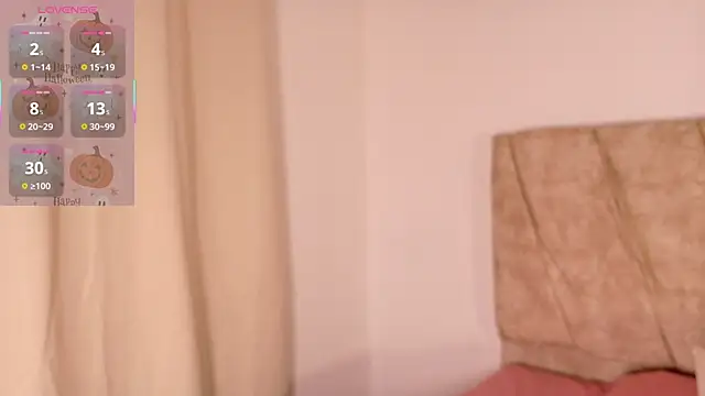 LaraGiil online show from October 7, 12:20 pm