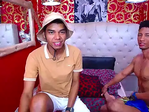 TWOBOYSPEINHOT online show from October 8, 12:04 am