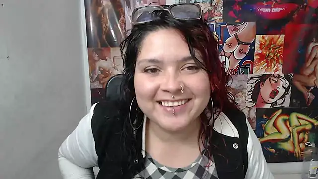 Curvy-Queen online show from October 11, 10:01 pm