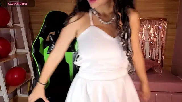 bella vibess s online show from April 13, 12:50 pm