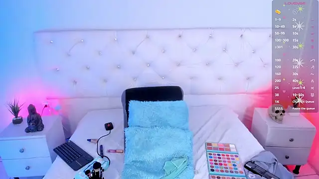 Snapshot of Ambeer_fox_ chatting on October 15, 8:11 pm Ambeer fox  online show from October 15, 8:11 pm