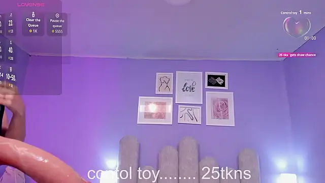 Snapshot of lucrecia_sucker chatting on October 3, 7:19 pm lucrecia sucker online show from October 3, 7:19 pm