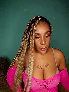 Snapshot of Queen_Amara chatting on October 29, 2:27 am Queen Amara online show from October 29, 2:27 am