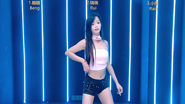 Snapshot of queen-001 chatting on October 19, 1:02 pm queen-001 online show from October 19, 1:02 pm