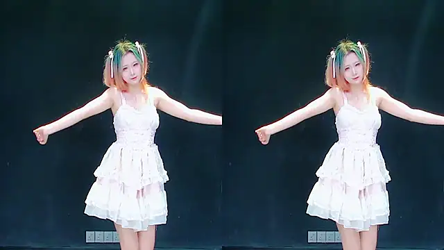 Snapshot of queen-001 chatting on September 29, 12:49 am queen-001 online show from September 29, 12:49 am