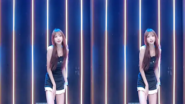 Snapshot of queen-001 chatting on October 12, 11:51 pm queen-001 online show from October 12, 11:51 pm