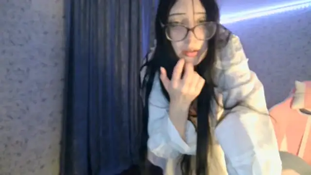 KeicyKlark online show from October 8, 6:45 pm