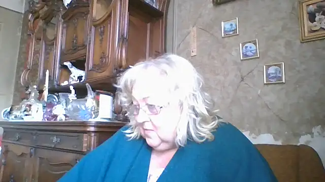 Snapshot of Lala-Love56 chatting on September 15, 10:01 am Lala-Love56 online show from September 15, 10:01 am