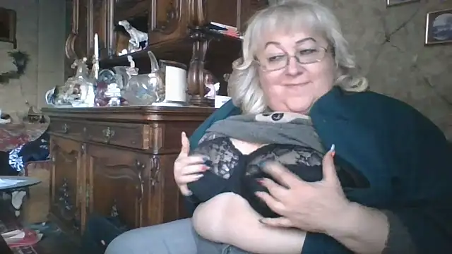 Snapshot of Lala-Love56 chatting on October 14, 2:52 pm Lala-Love56 online show from October 14, 2:52 pm