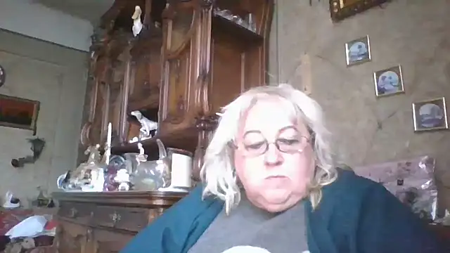 Snapshot of Lala-Love56 chatting on October 5, 11:48 am Lala-Love56 online show from October 5, 11:48 am