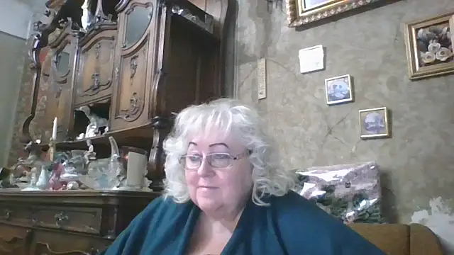 Snapshot of Lala-Love56 chatting on September 22, 5:00 pm Lala-Love56 online show from September 22, 5:00 pm