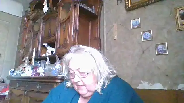 Snapshot of Lala-Love56 chatting on September 18, 9:41 am Lala-Love56 online show from September 18, 9:41 am