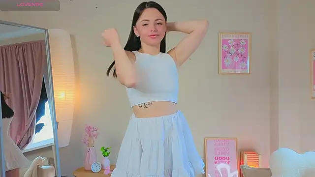 Snapshot of OliviaKis_ chatting on September 19, 7:29 am OliviaKis online show from September 19, 7:29 am