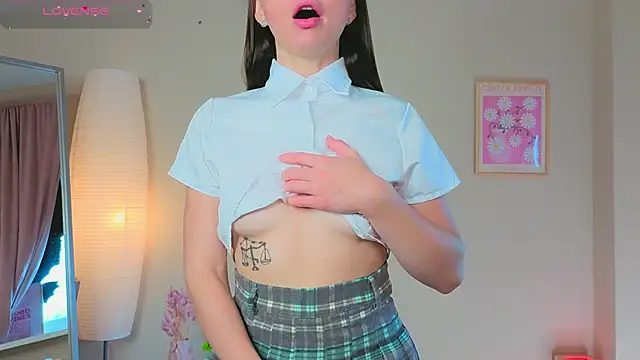 Snapshot of OliviaKis_ chatting on September 17, 7:17 am OliviaKis online show from September 17, 7:17 am