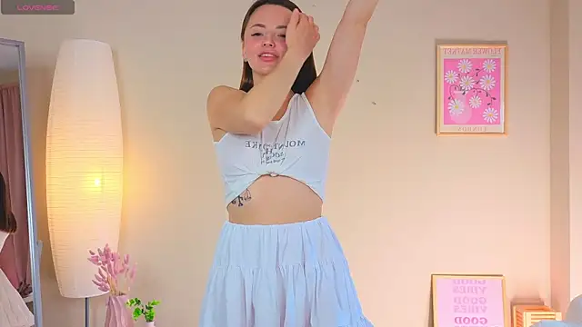 Snapshot of OliviaKis_ chatting on September 9, 7:41 am OliviaKis online show from September 9, 7:41 am