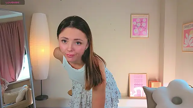 Snapshot of OliviaKis_ chatting on September 11, 7:53 am OliviaKis online show from September 11, 7:53 am