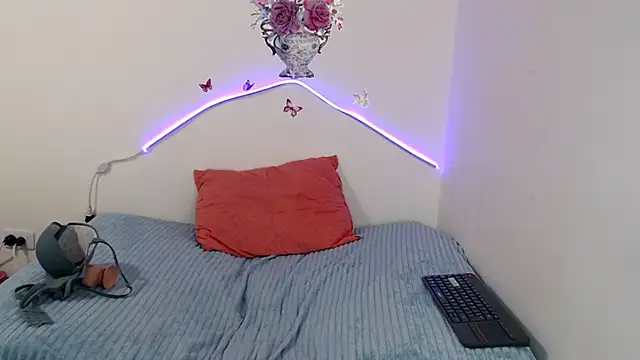 Snapshot of Valeryxs chatting on October 12, 8:33 pm Valeryxs online show from October 12, 8:33 pm