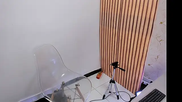 liamonrou online show from October 9, 2:32 pm