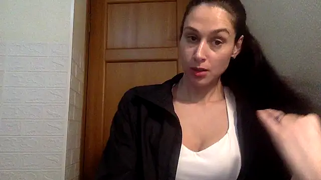 Lysarae online show from November 9, 5:53 pm